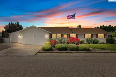 6307 W 10th Pl, Kennewick, WA 99338