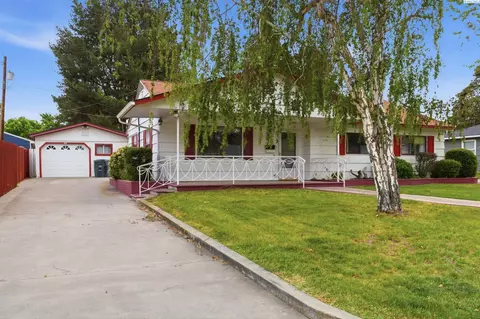 1310 Cottonwood Dr, Richland, WA 99352
