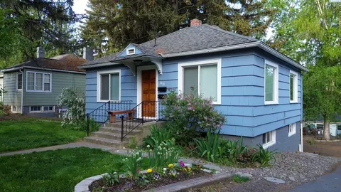 1045 NE Alfred Ln, Pullman, WA 99163