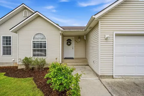 Exterior - 445 Thomas St, Pullman, WA 99163 photo 2 of 9