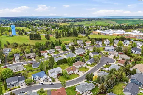 View/Area - 445 Thomas St, Pullman, WA 99163 photo 4 of 6