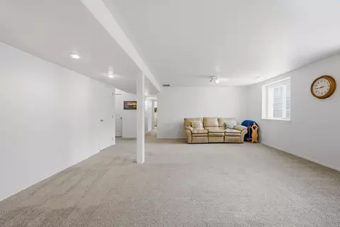 Living - 445 Thomas St, Pullman, WA 99163 photo 4 of 4