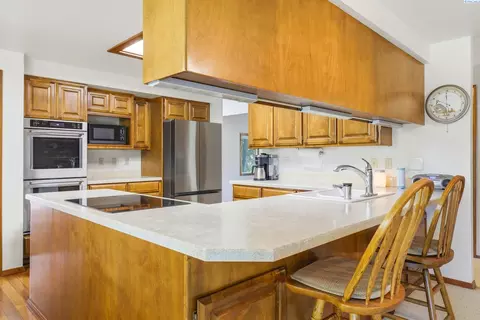 Kitchen - 5620 W Livingston Rd, Pasco, WA 99301 photo 5 of 5