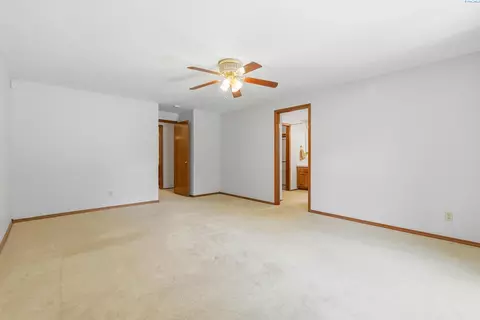 Bedroom - 5620 W Livingston Rd, Pasco, WA 99301 photo 5 of 5