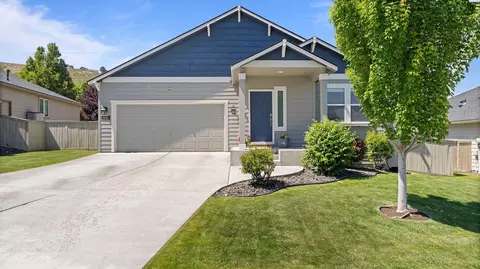2010 S Kellogg Pl, Kennewick, WA 99338