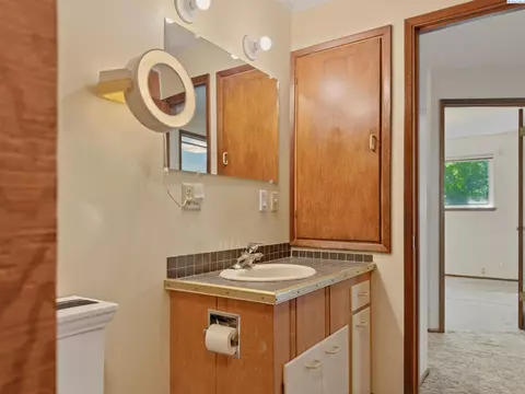 Bath - 1305 NW Haven Cir, Pullman, WA 99163 photo 3 of 3