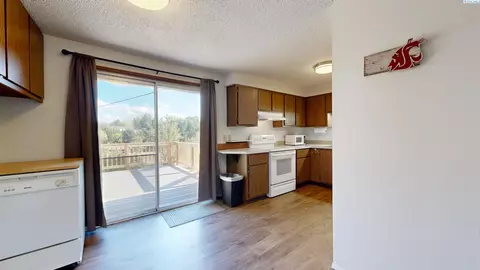 Kitchen - 365 NW Thomas St, Pullman, WA 99163 photo 1 of 2