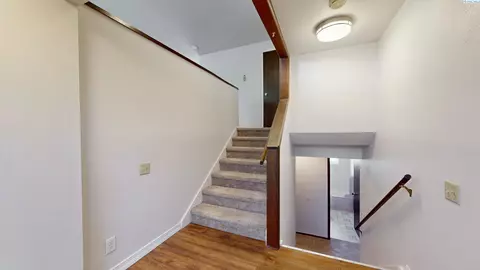 Entry Way - 365 NW Thomas St, Pullman, WA 99163 photo 1 of 1