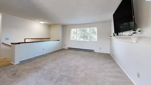 Living - 365 NW Thomas St, Pullman, WA 99163 photo 2 of 2