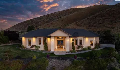 1146 Percheron Pl, Richland, WA 99352