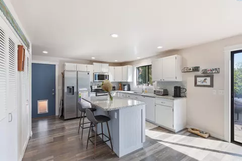 Kitchen - 810 SE Sunny Mead, Pullman, WA 99163 photo 1 of 3
