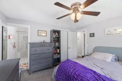 Bedroom - 810 SE Sunny Mead, Pullman, WA 99163 photo 3 of 4