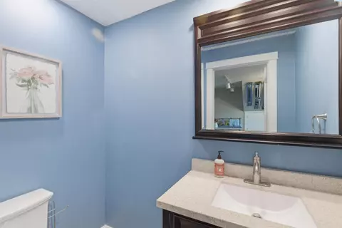 Bath - 810 SE Sunny Mead, Pullman, WA 99163 photo 4 of 4