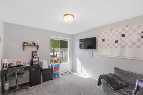 Bedroom - 810 SE Sunny Mead, Pullman, WA 99163 photo 1 of 4