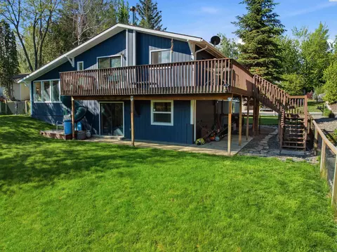Exterior - 810 SE Sunny Mead, Pullman, WA 99163 photo 5 of 11