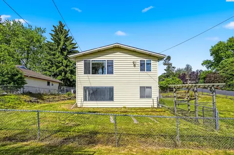 Exterior - 655 SE Jackson St, Pullman, WA 99163 photo 4 of 4