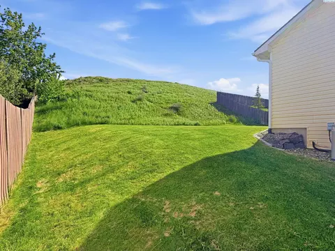 1255 SW Latour Peak, Pullman, WA 99163 photo 4