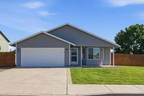 7704 Bonilla Dr, Pasco, WA 99301