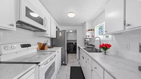189 S 38th Ave # 8, West Richland, WA 99353