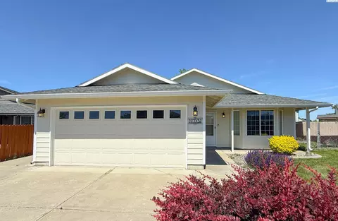 8315 Wrigley Dr, Pasco, WA 99301