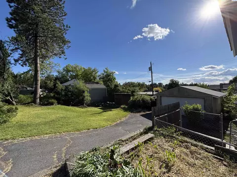 Exterior - 1155 NE Lybecker Rd, Pullman, WA 99163 photo 4 of 7