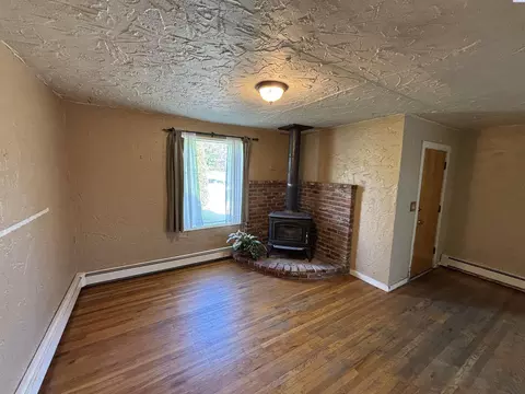 Living - 1155 NE Lybecker Rd, Pullman, WA 99163 photo 1 of 2