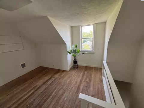 Bedroom - 1155 NE Lybecker Rd, Pullman, WA 99163 photo 4 of 6