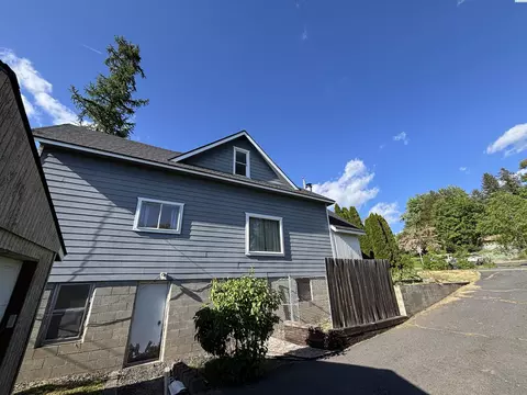 Exterior - 1155 NE Lybecker Rd, Pullman, WA 99163 photo 3 of 7