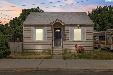 1311 W Mead Ave, Yakima, WA 98902