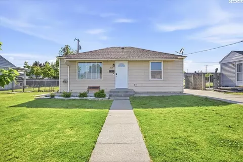 1818 N 11th Ave, Pasco, WA 99301