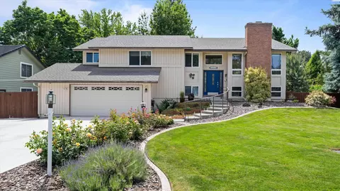 135 Patton St, Richland, WA 99354