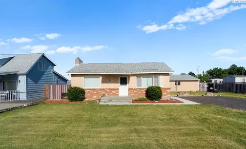 494 S 38th Ave, West Richland, WA 99353