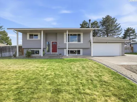 6025 W Okanogan Loop, Kennewick, WA 99336