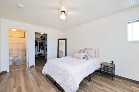 Bedroom - 223 NW Clay Ct, Pullman, WA 99163 photo 2 of 6