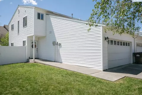 Exterior - 223 NW Clay Ct, Pullman, WA 99163 photo 7 of 7