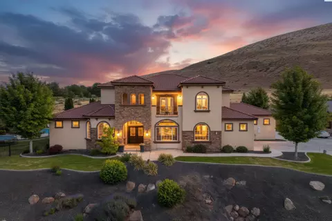 1273 Plateau Dr, Richland, WA 99352