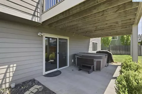 Exterior - 2325 NW Valley View Dr, Pullman, WA 99163 photo 6 of 9