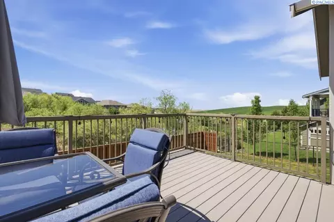 Exterior - 2325 NW Valley View Dr, Pullman, WA 99163 photo 5 of 9