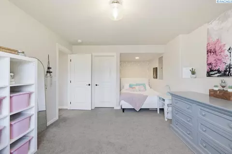 Bedroom - 2325 NW Valley View Dr, Pullman, WA 99163 photo 4 of 5