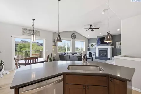 Kitchen - 2325 NW Valley View Dr, Pullman, WA 99163 photo 1 of 3