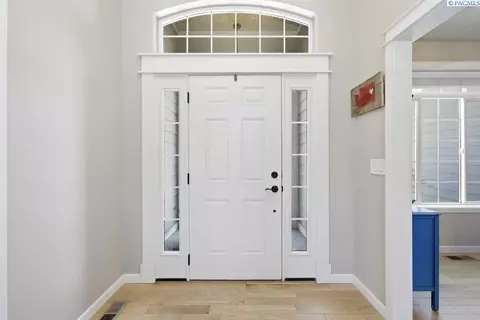 Entry Way - 2325 NW Valley View Dr, Pullman, WA 99163 photo 1 of 1