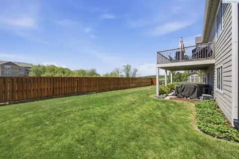 Exterior - 2325 NW Valley View Dr, Pullman, WA 99163 photo 9 of 9