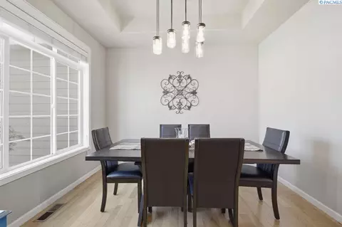 Dining - 2325 NW Valley View Dr, Pullman, WA 99163 photo 1 of 4