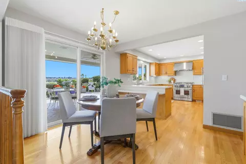 Dining - 4114 Riverhaven St, Pasco, WA 99301 photo 1 of 4