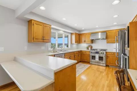 Kitchen - 4114 Riverhaven St, Pasco, WA 99301 photo 1 of 3