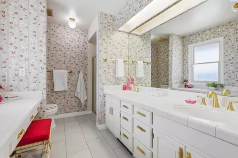Bath - 4114 Riverhaven St, Pasco, WA 99301 photo 1 of 3