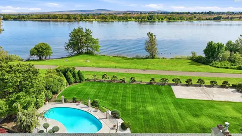 View/Area - 4114 Riverhaven St, Pasco, WA 99301 photo 3 of 7