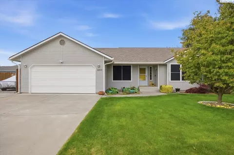 2203 W 31st Ave, Kennewick, WA 99337