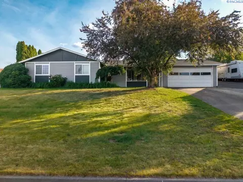 1607 W 46th Ave, Kennewick, WA 99337