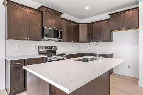 7479 Grapevine Ct, West Richland, WA 99353